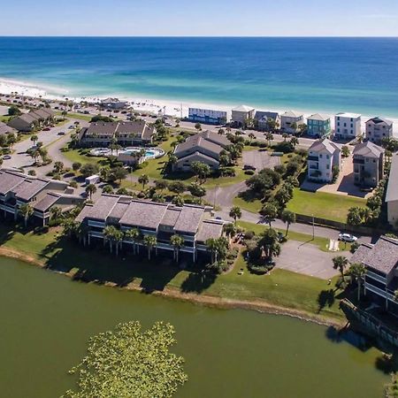 Seascape Lakefront Villas Destin Room photo