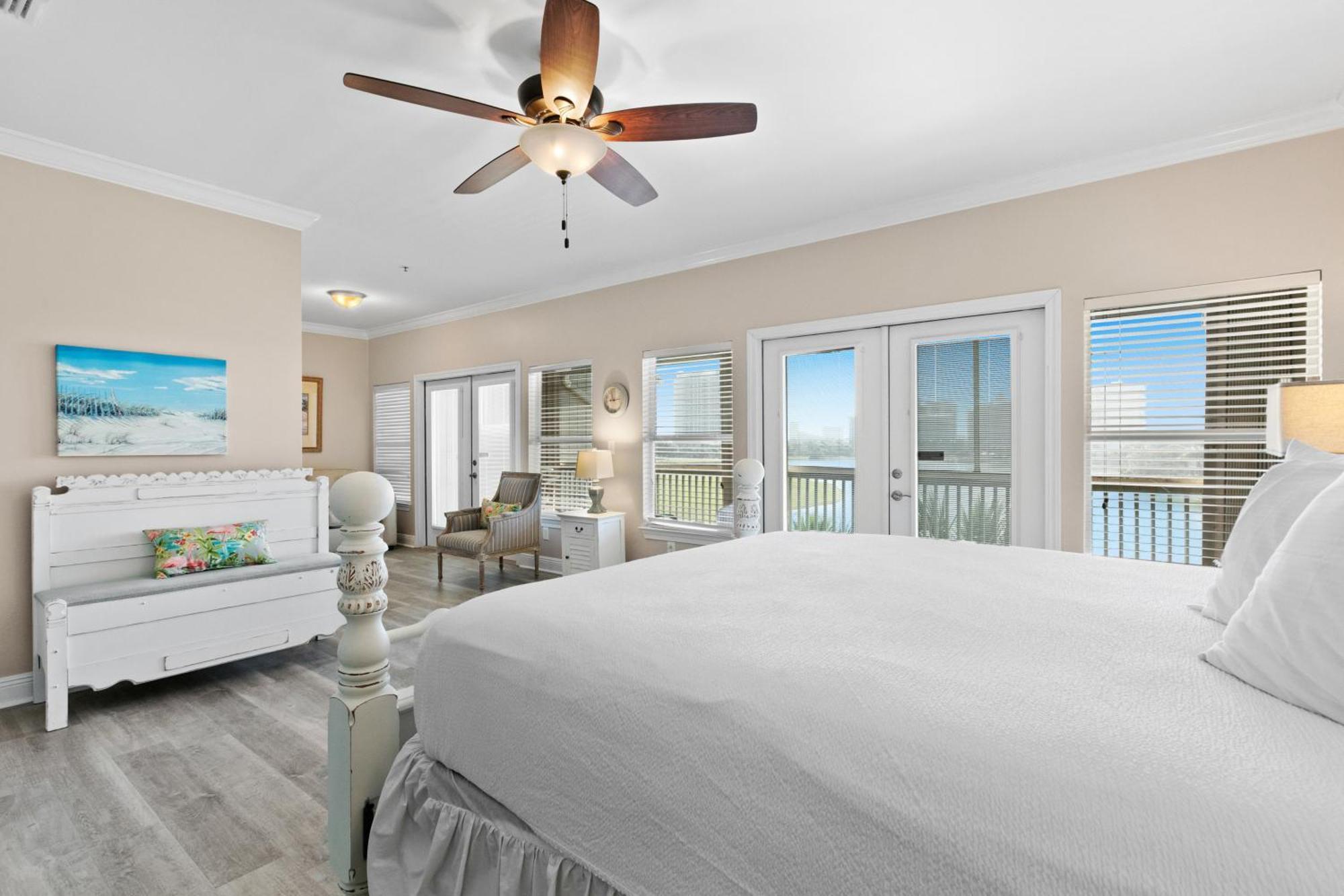 Seascape Lakefront Villas Destin Room photo